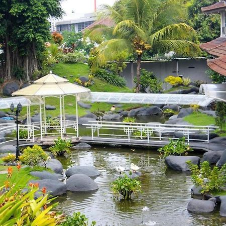 Hotel Merdeka Kediri Кедірі Екстер'єр фото