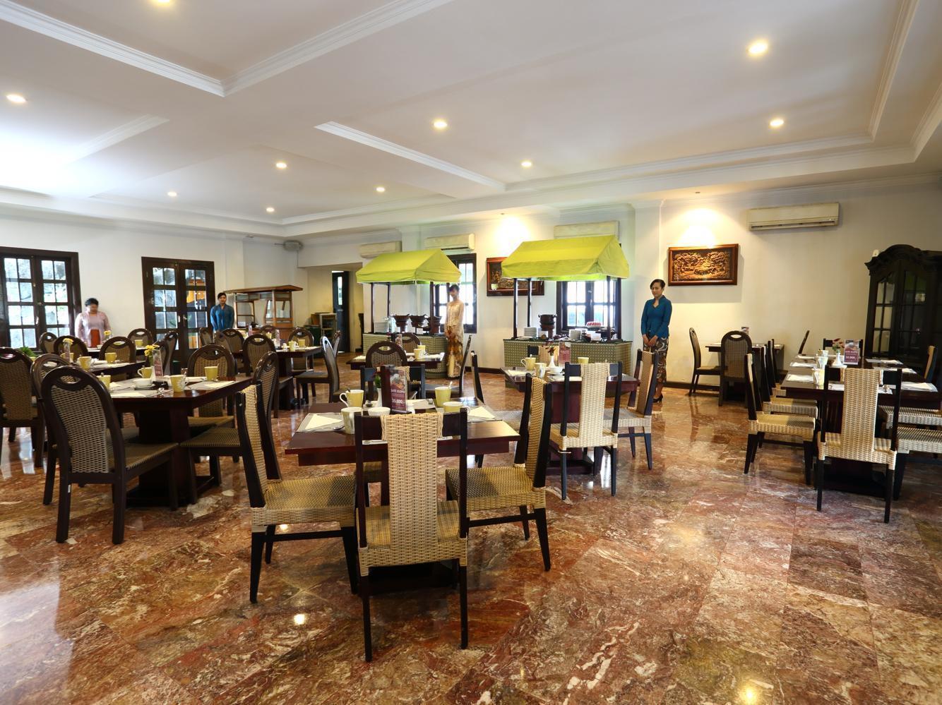 Hotel Merdeka Kediri Кедірі Екстер'єр фото