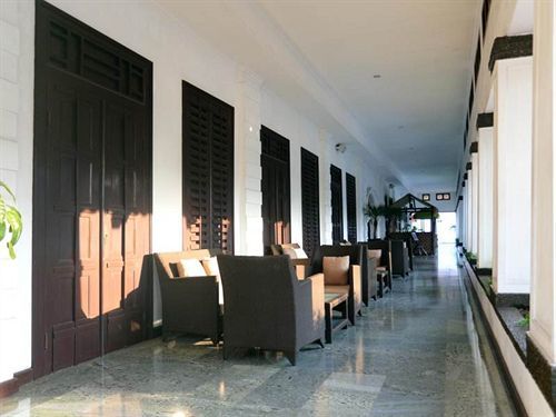 Hotel Merdeka Kediri Кедірі Екстер'єр фото