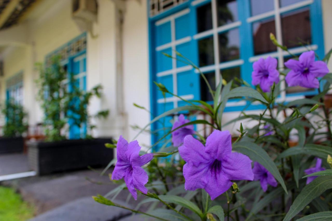 Hotel Merdeka Kediri Кедірі Екстер'єр фото
